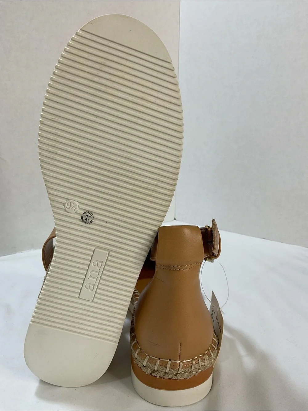 a.n.a lightweight canvas